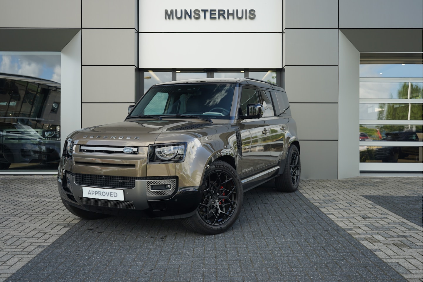 Land Rover Defender Hard Top - 3.0 D200 110 MHEV X-Dynamic SE | Occasion Lease vanaf € 1.569,00 p/m | Elektrische trekhaa - AutoWereld.nl