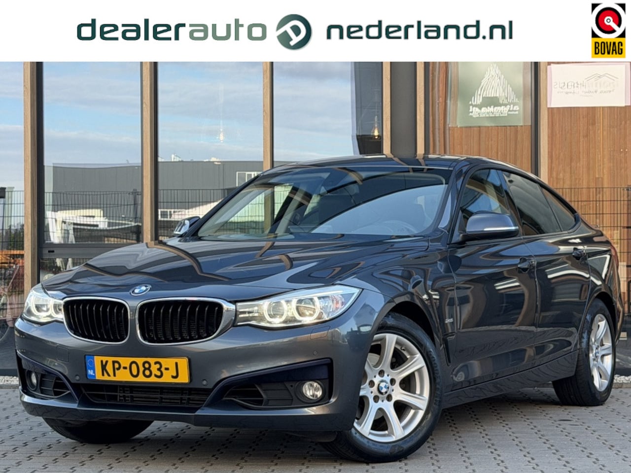 BMW 3-serie Gran Turismo - 320i | Panorama-dak | Sportstoelen | Keyless entry | - AutoWereld.nl