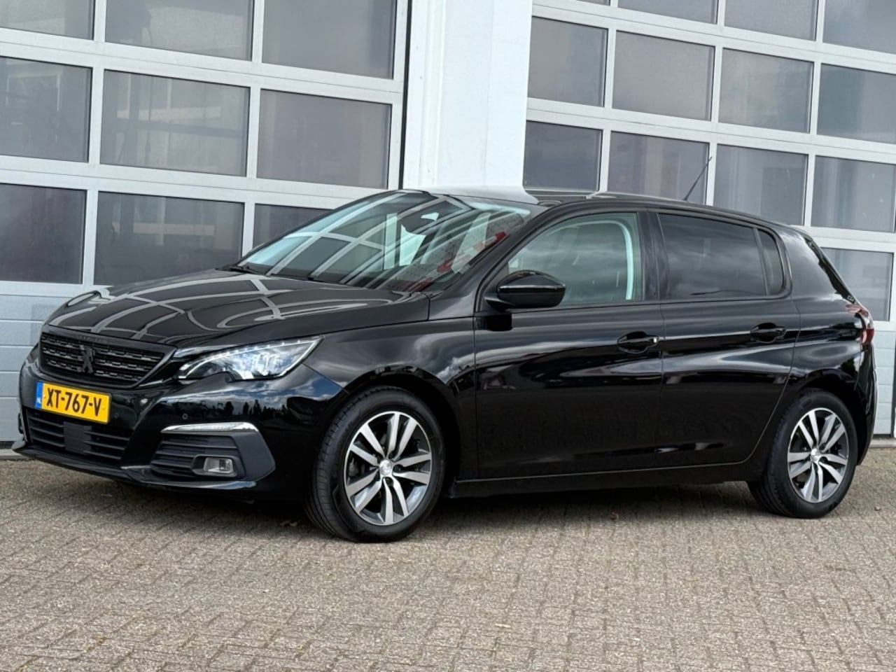 Peugeot 308 - 1.2 Puretech 110PK Premium Navi Camera Leer Pano - AutoWereld.nl
