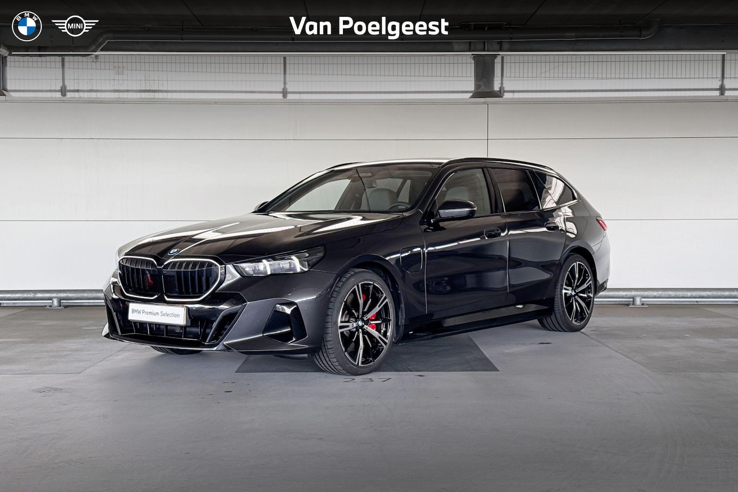 BMW 5-serie Touring - 550e xDrive M-Sport - AutoWereld.nl