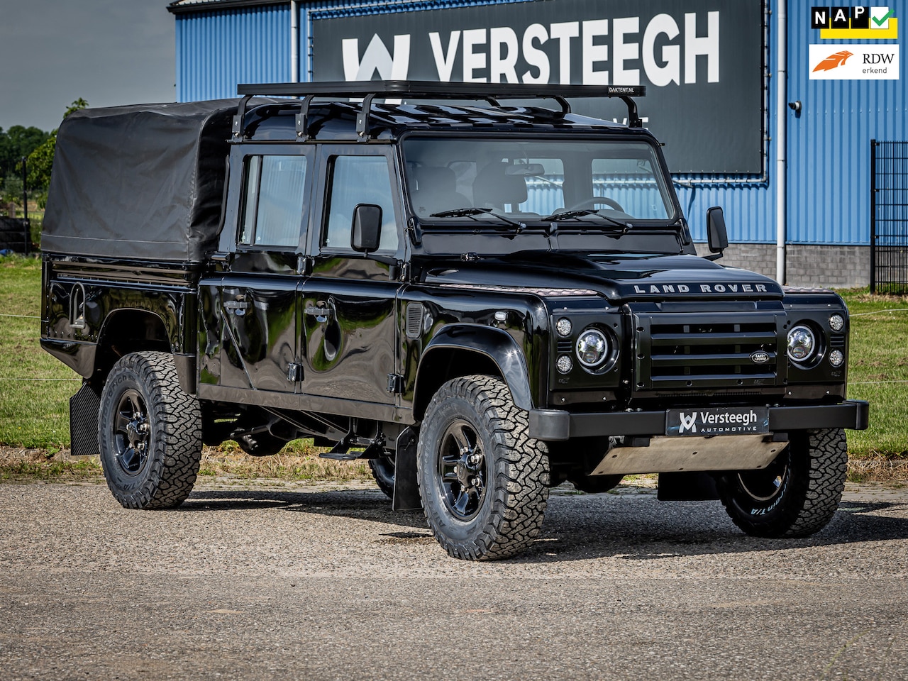 Land Rover Defender 130 - 2.4 TD 130" S Crew Cab Blacked Out |Airco|LED|KBX Grill - AutoWereld.nl