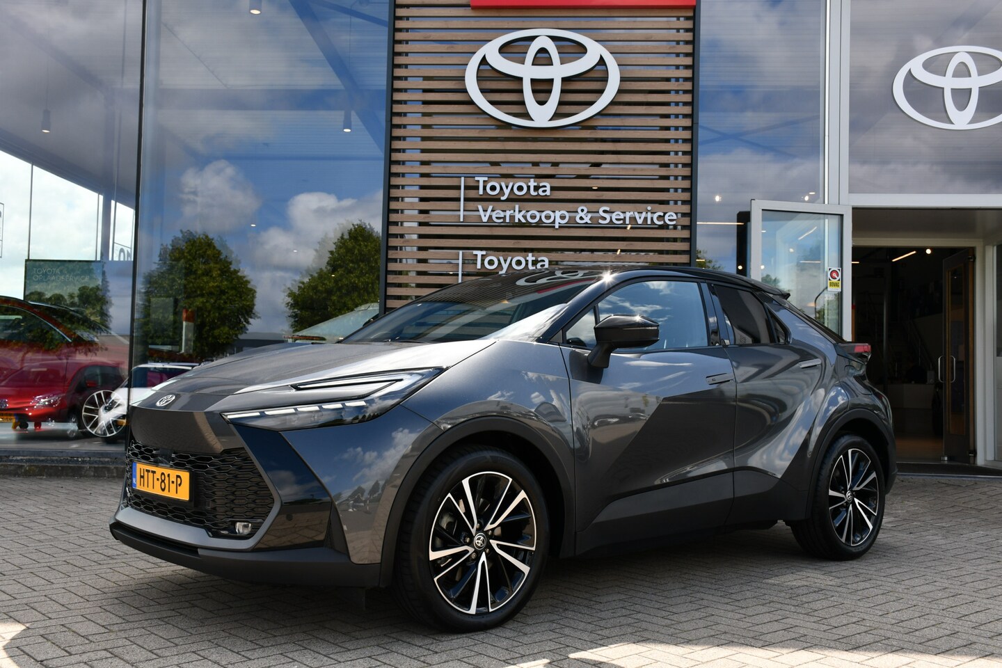 Toyota C-HR - 2.0 Plug-in Hybrid 220 Executive Automaat 223pk | Bestuurdersstoel elektrisch verstelbaar - AutoWereld.nl