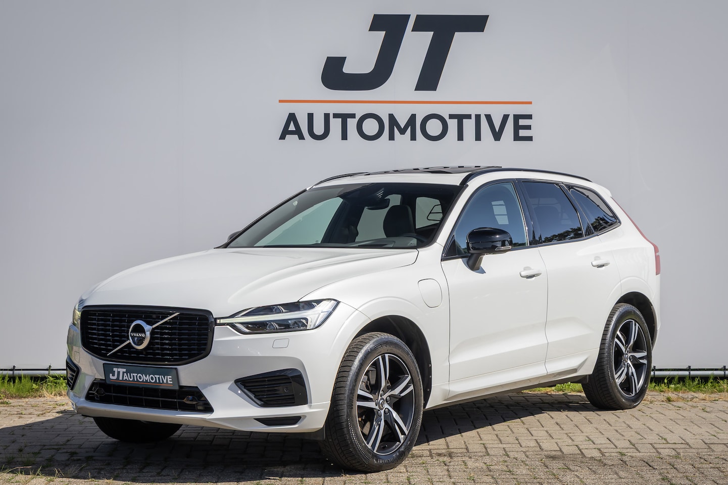 Volvo XC60 - 2.0 Rech hyb T6 AWD R-design Elektrische trekhaak | Pano | Harman Kardon | Memory stoelen - AutoWereld.nl