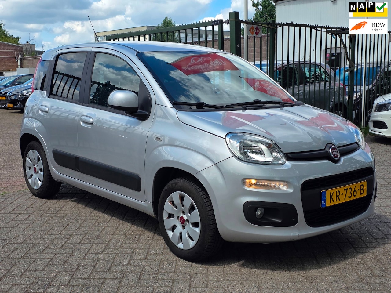 Fiat Panda - 0.9 TwinAir Lounge 1e eigenaar dealer onderhouden airco elektrische ramen cv op afs - AutoWereld.nl