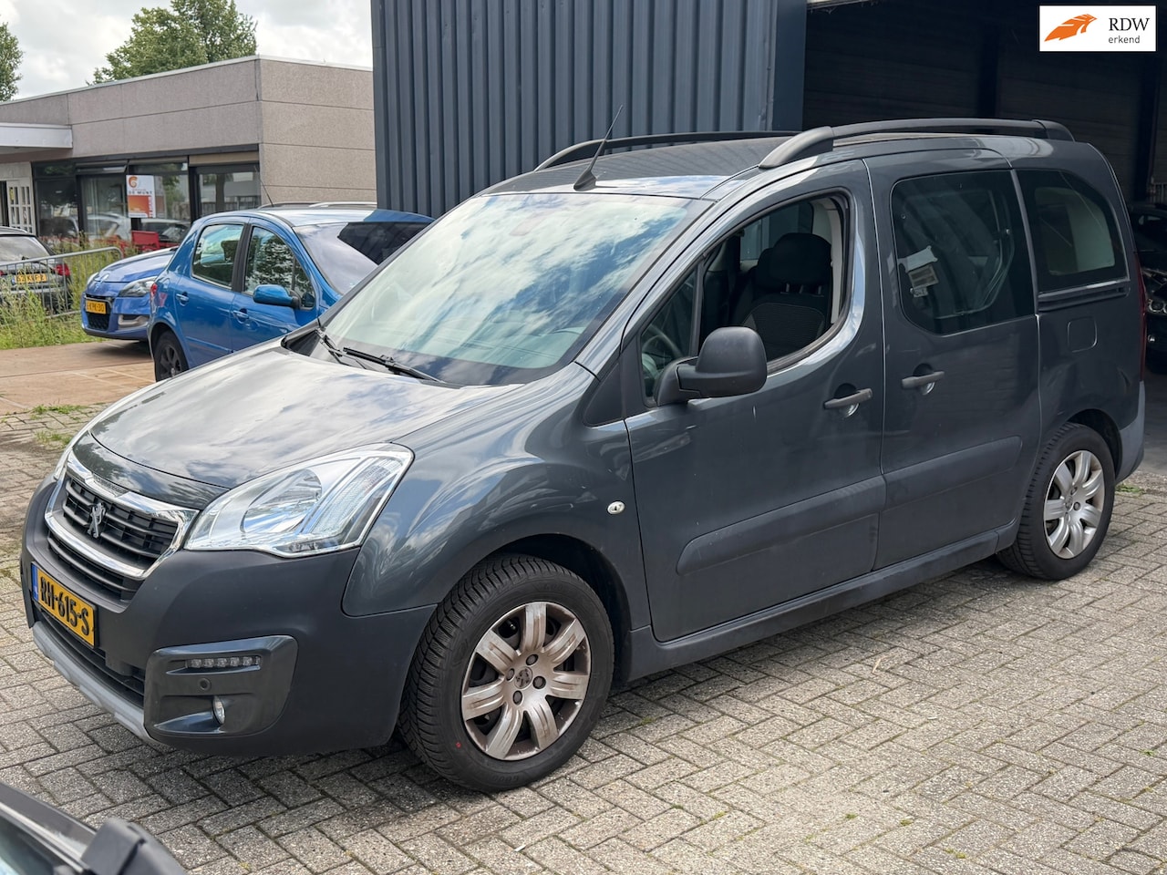 Peugeot Partner Tepee - 1.2 PureTech Active *Motorstoring* - AutoWereld.nl