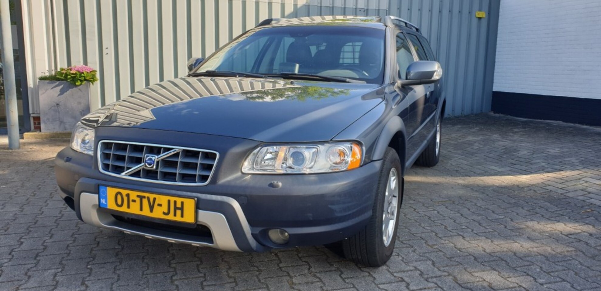 Volvo XC70 - 2.5 T SUMMUM  Schuifdak - AutoWereld.nl