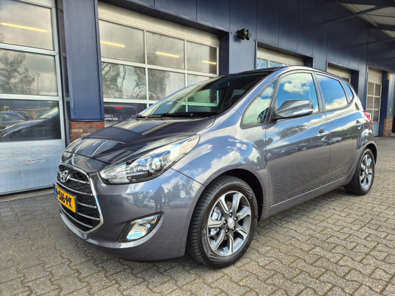 Hyundai ix20 - 1.6I GO! Automaat, Trekhaak, stuur/stoel verwarming, Navi, Camera, ALL IN prijs! - AutoWereld.nl