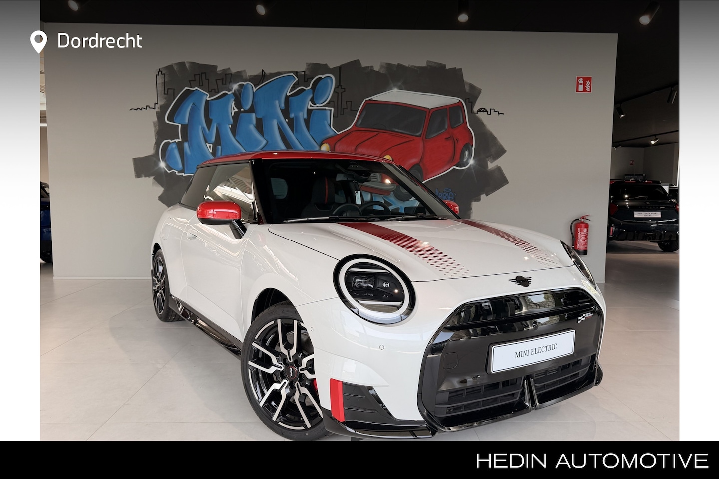 MINI Electric - JCW John Cooper Works 54.2 kWh 258 pk Pakket L | Panoramadak | Stoelverwarming | Comfort A - AutoWereld.nl