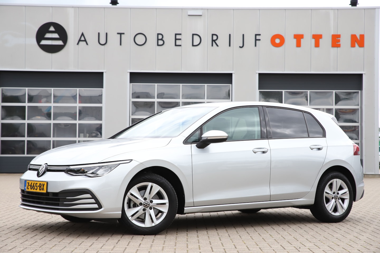 Volkswagen Golf - 1.0 TSI Life | CAMERA | ACC | APPLE | LED | PDC - AutoWereld.nl