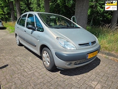 Citroën Xsara Picasso - 1.8i-16V Différence 2