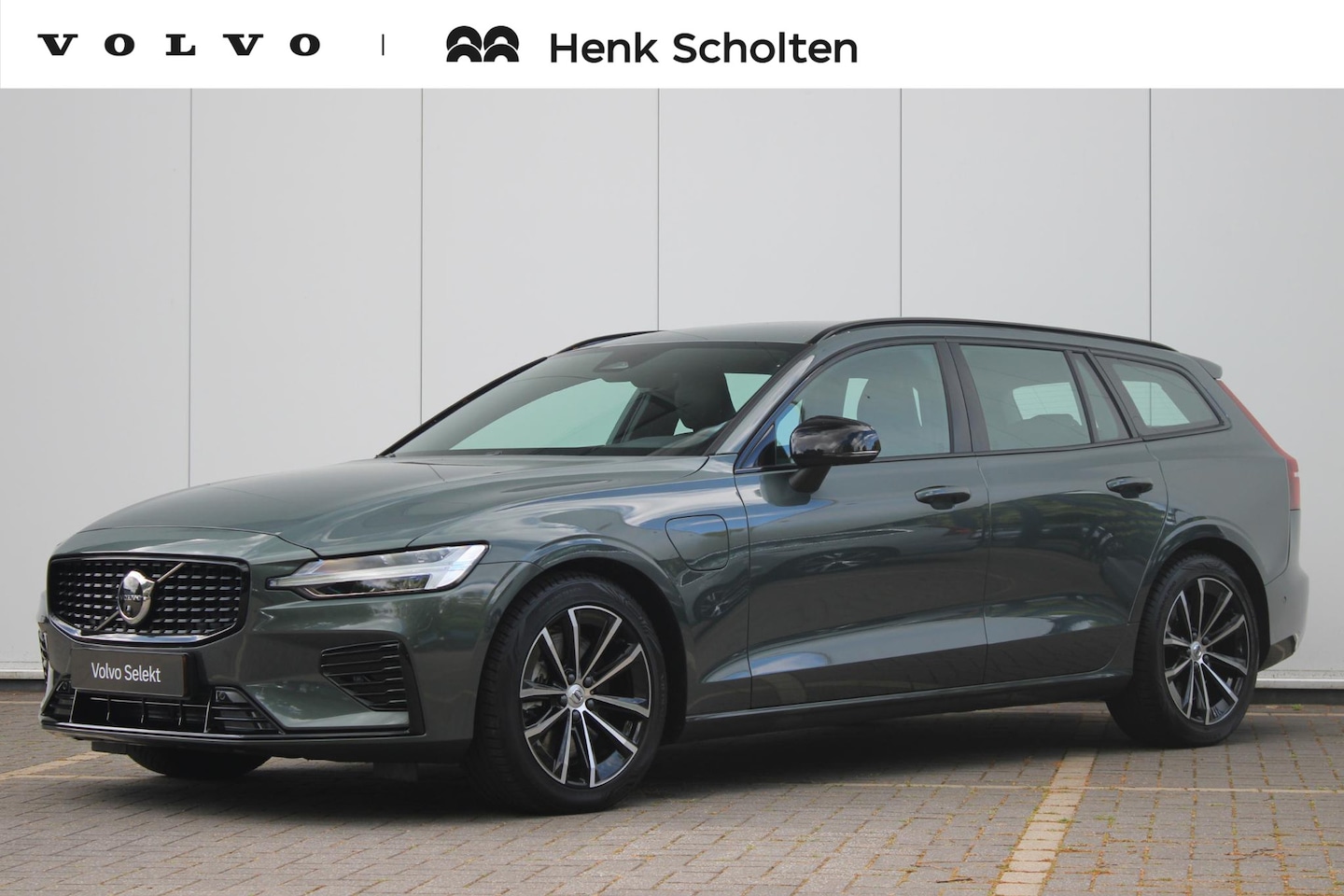 Volvo V60 - 2.0 T8 Plug-in hybrid AWD Plus Dark - AutoWereld.nl