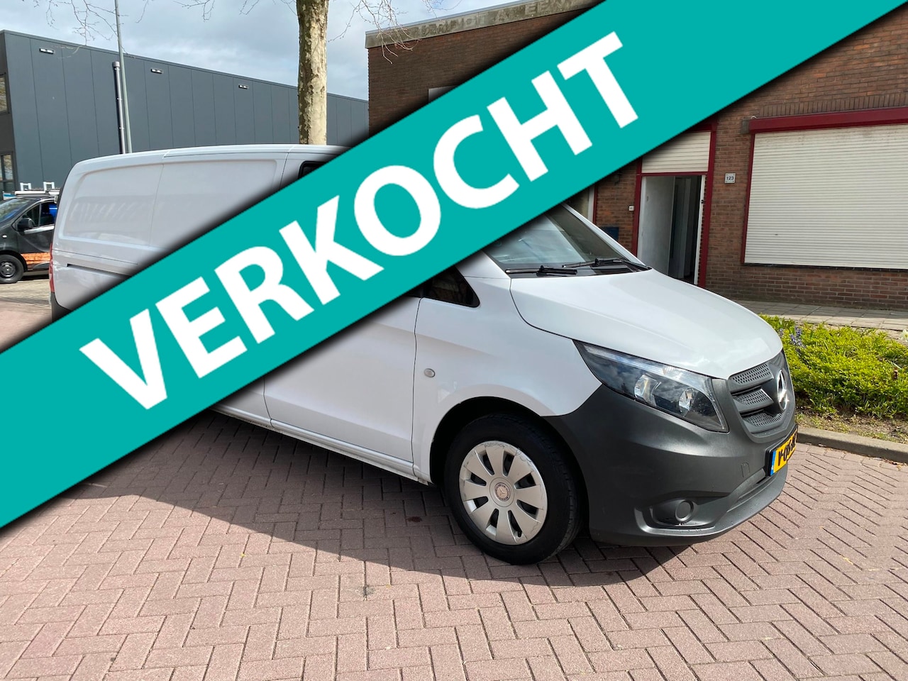 Mercedes-Benz Vito - 111 CDI Lang / 2017 / Euro6 / Airco / Cruise Control / 6 Bak / 84KW=114PK / Airbag / Elekt - AutoWereld.nl