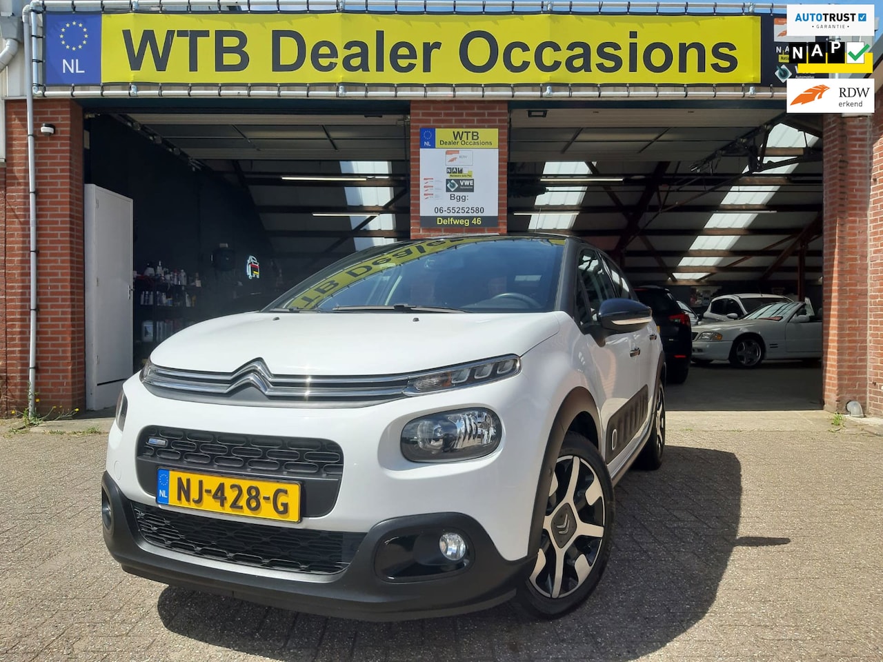 Citroën C3 - 1.2 PureTech S&S Shine 1.2 PureTech S&S Shine, Navi, Camera, two-tone kleurstelling, start/stop, keyless Entry, A - AutoWereld.nl