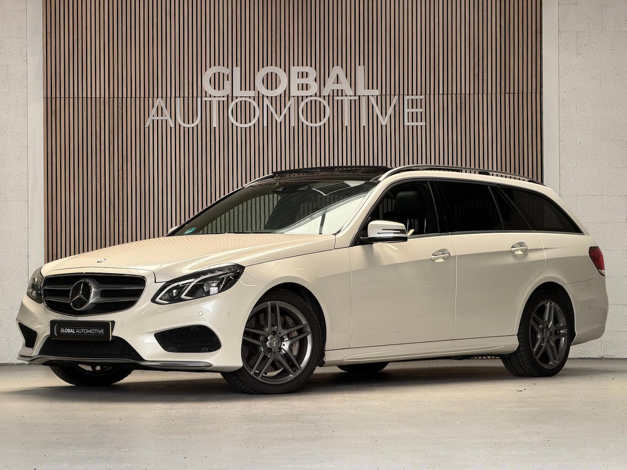 Mercedes-Benz E-klasse Estate - 500 4MATIC Prestige Elegance - PANORAMADAK - HARMAN KARDON - STOELVENTILATIE - AutoWereld.nl