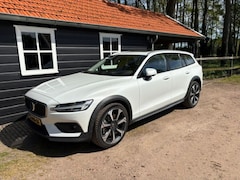 Volvo V60 Cross Country - 2.0 B5 AWD Ultimate