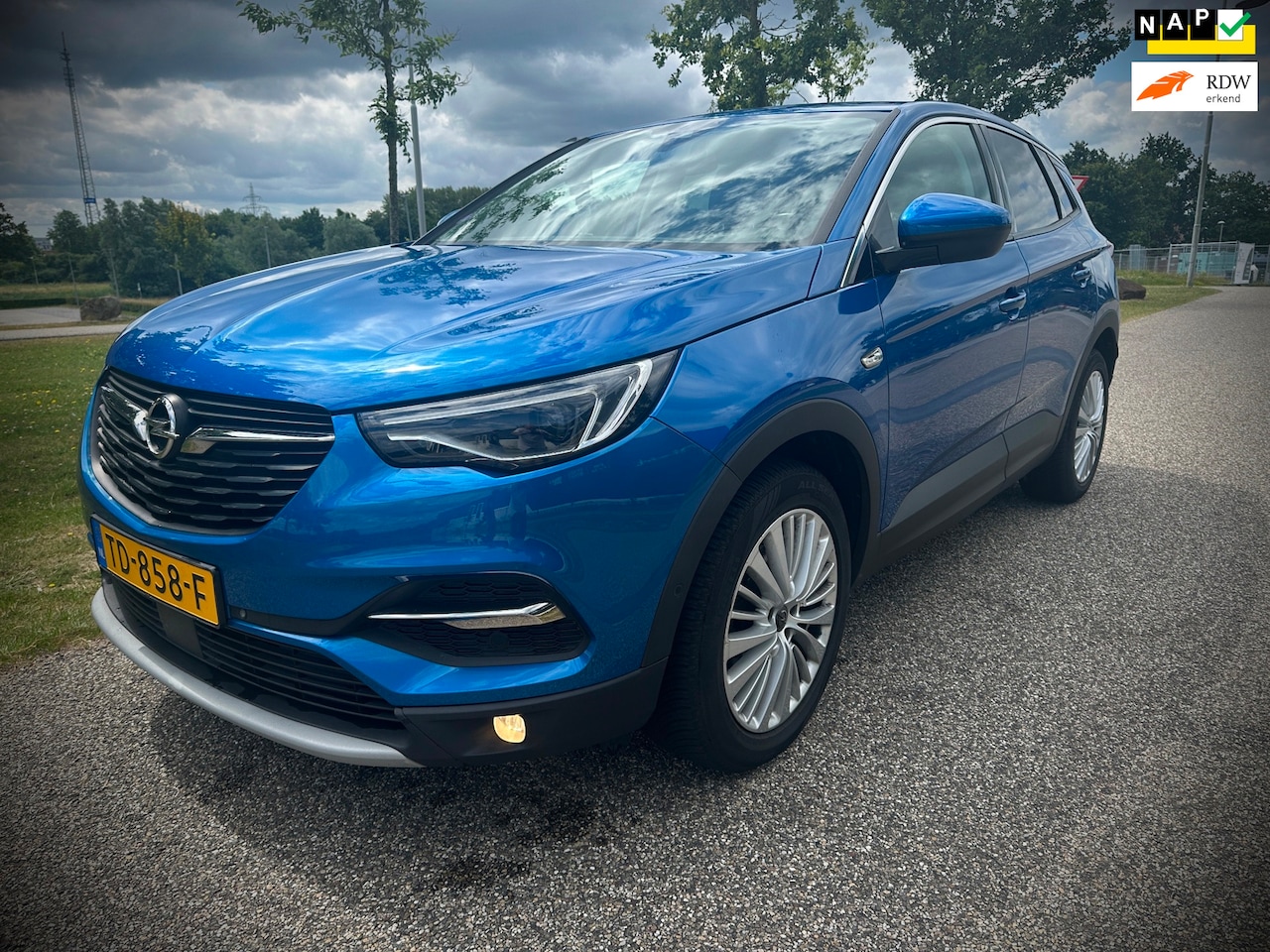 Opel Grandland X - 1.2 Turbo Business Executive 1.2 Turbo Business Executive, NIEUWSTAAT, DISTRIBUTIE IS VERVANGEN - AutoWereld.nl