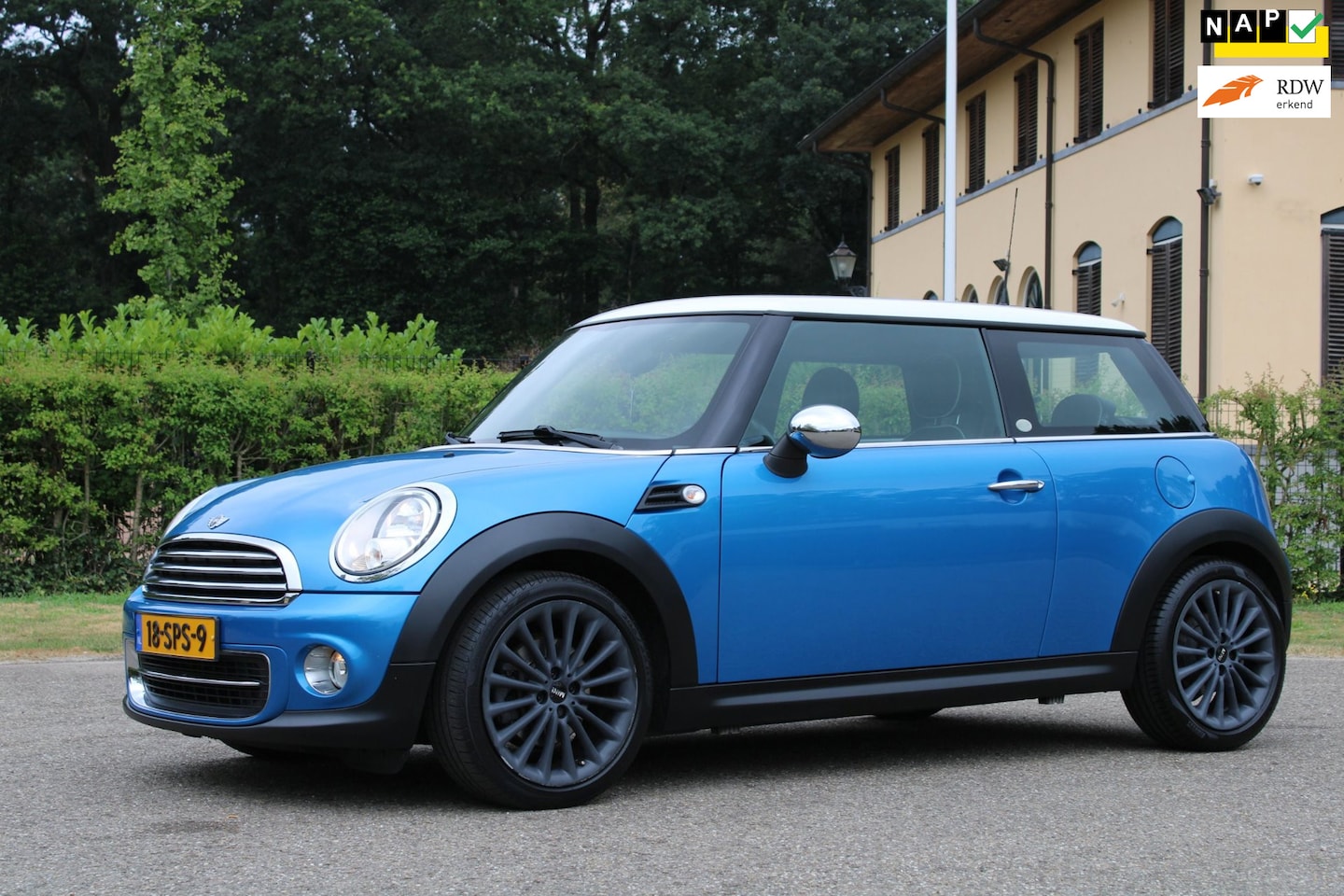 MINI 3-Deurs - 1.6 Cooper 10 Years II, VOL onderhoudsboekje! - AutoWereld.nl