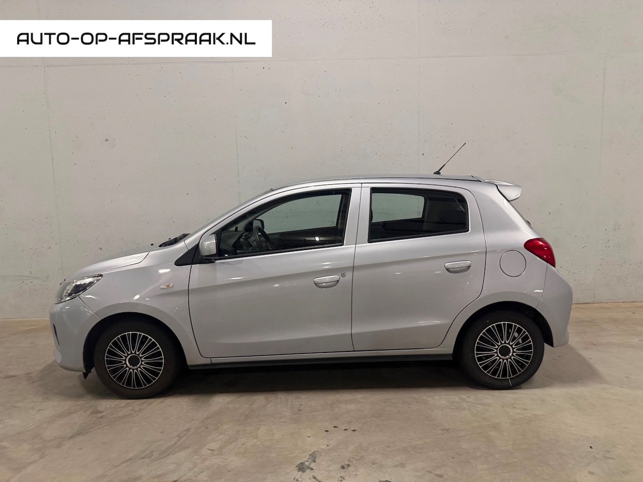 Mitsubishi Space Star - 1.0 Cool+ 5drs. Airco - AutoWereld.nl