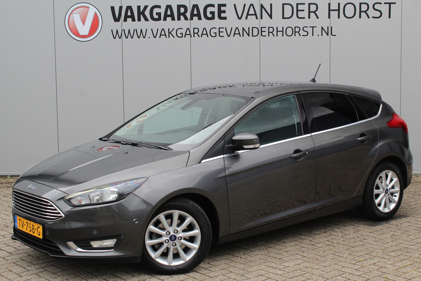 Ford Focus - 1.0-125pk Titanium. Erg nette en luxe Ford Focus. Stoel-, stuur- en voorraamverw., autm. a - AutoWereld.nl