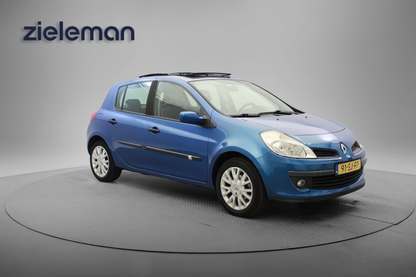 Renault Clio - 1.4-16V Dynamique Luxe - Panorama, Airco, Cruise, Trekhaak, APK 01-2027! - AutoWereld.nl