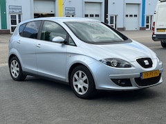 SEAT Altea - 1.6 Stylance MEENEEMPRIJS INRUILKOOPJE RIJDT EN SCHAKELT GOED