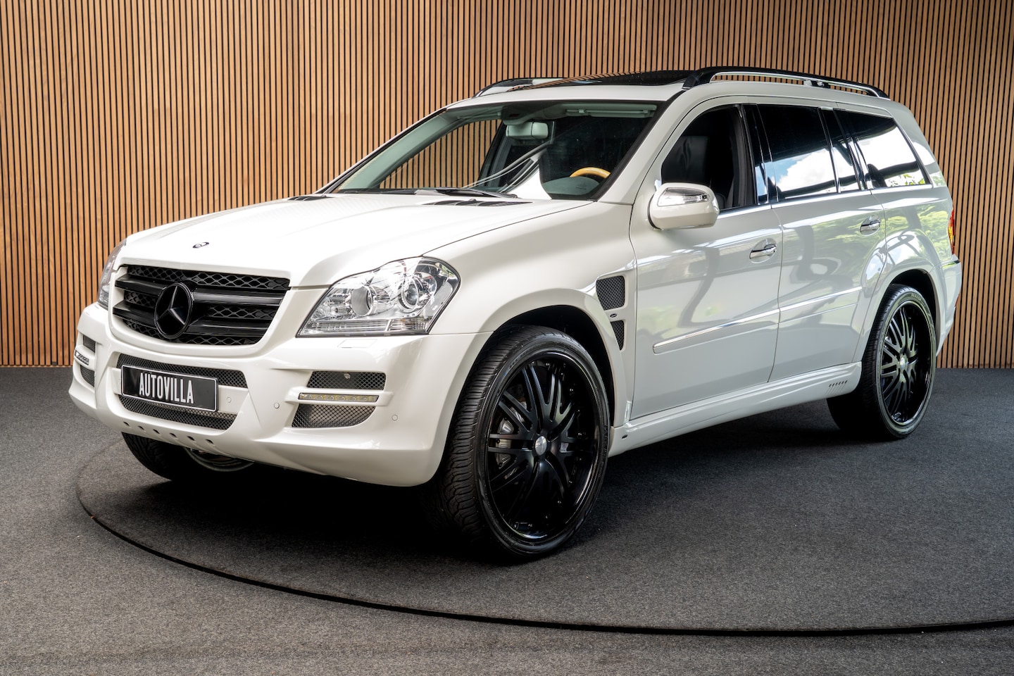 Mercedes-Benz GL-klasse - GL550 Lorinser VIP configur. Harman K. Stoelventilatie Luchtvering Nieuw! 1e Eigenaar! 8.6 - AutoWereld.nl