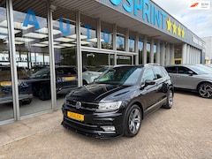 Volkswagen Tiguan - 1.4 TSI ACT R-line PANORAMA , NAVIGATIE