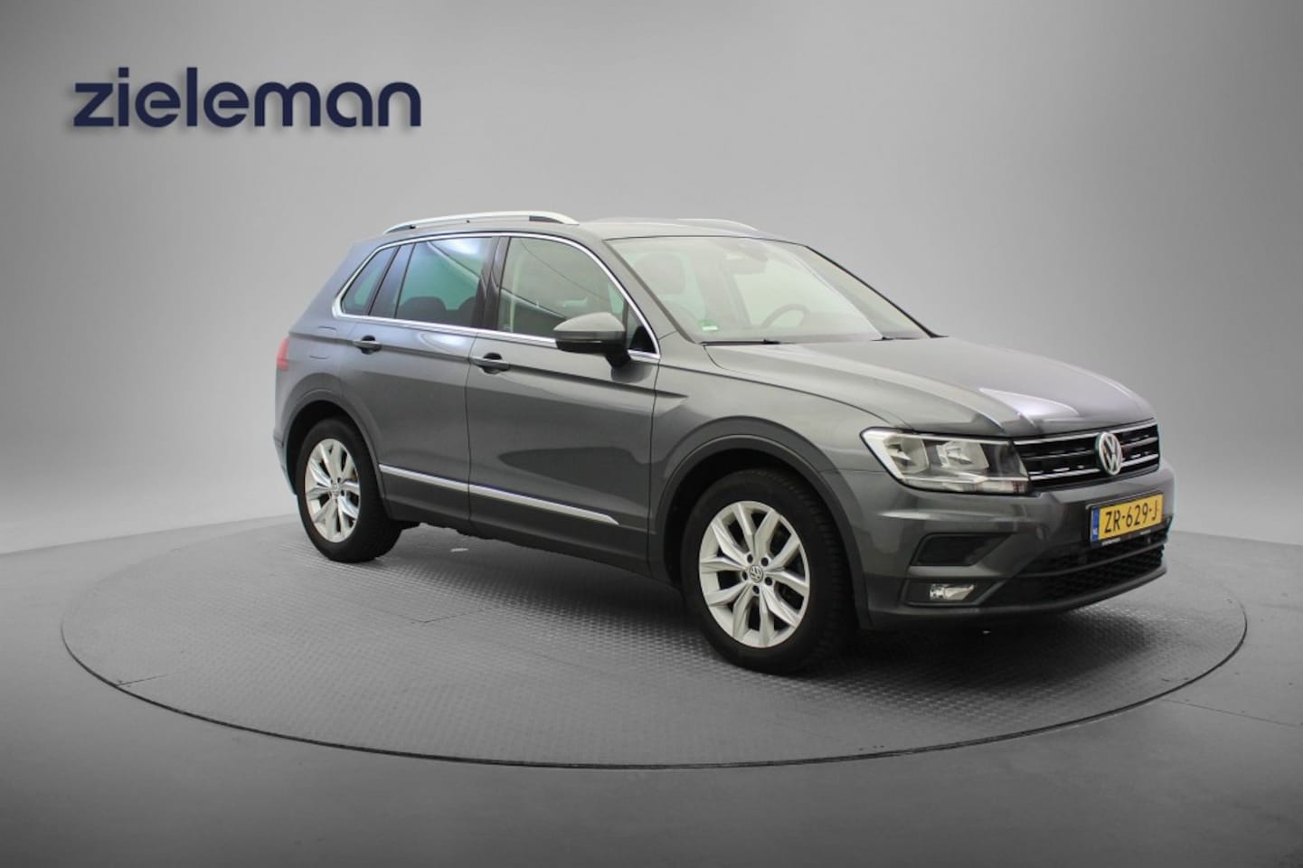 Volkswagen Tiguan - 1.5 TSI Comfortline Business - Carplay, Adapt. Cruise, Stoelverw. Trehaak - AutoWereld.nl
