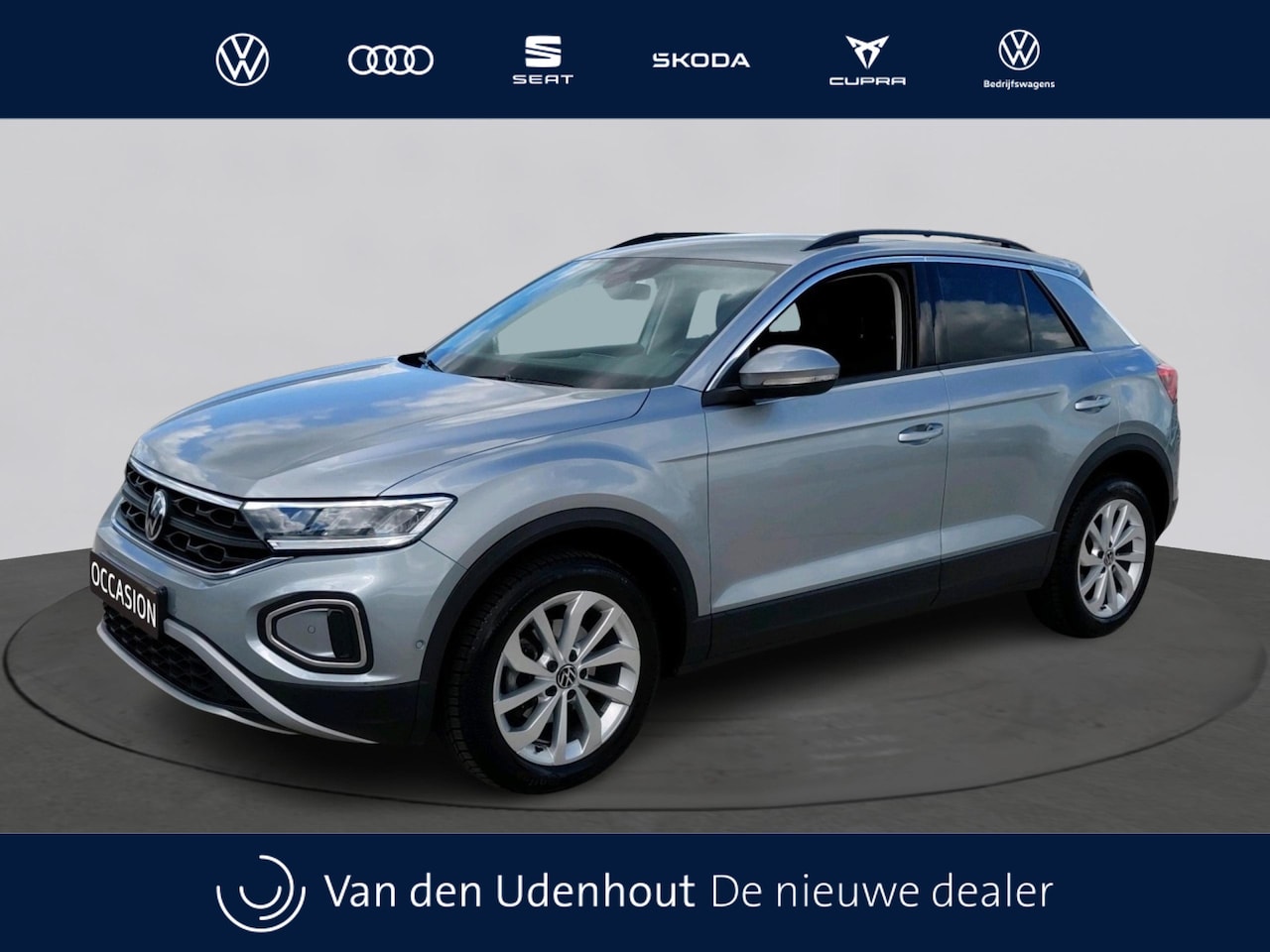 Volkswagen T-Roc - 1.0 TSI Life | Multimedia | 17" velgen | Privacy Glass | App Connect | - AutoWereld.nl