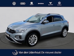 Volkswagen T-Roc - 1.0 TSI Life | Multimedia | 17" velgen | Privacy Glass | App Connect |