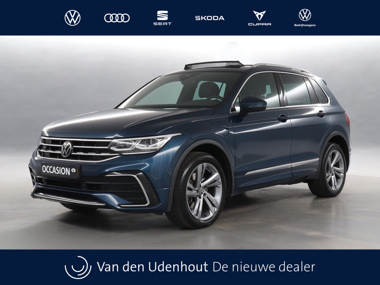 Volkswagen Tiguan - 1.4 TSI 245pk eHybrid R-Line Business+ / Panoramadak / Keyless / Trekhaak - AutoWereld.nl