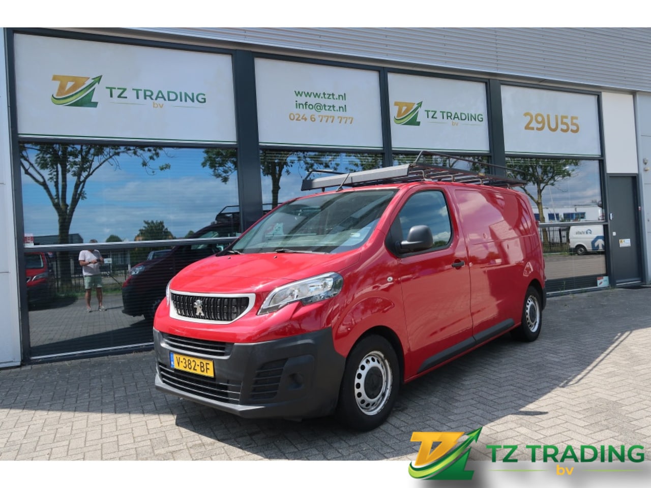 Peugeot Expert - 226S 1.6BlueHDI 95 Premium met mooie km-stand - AutoWereld.nl