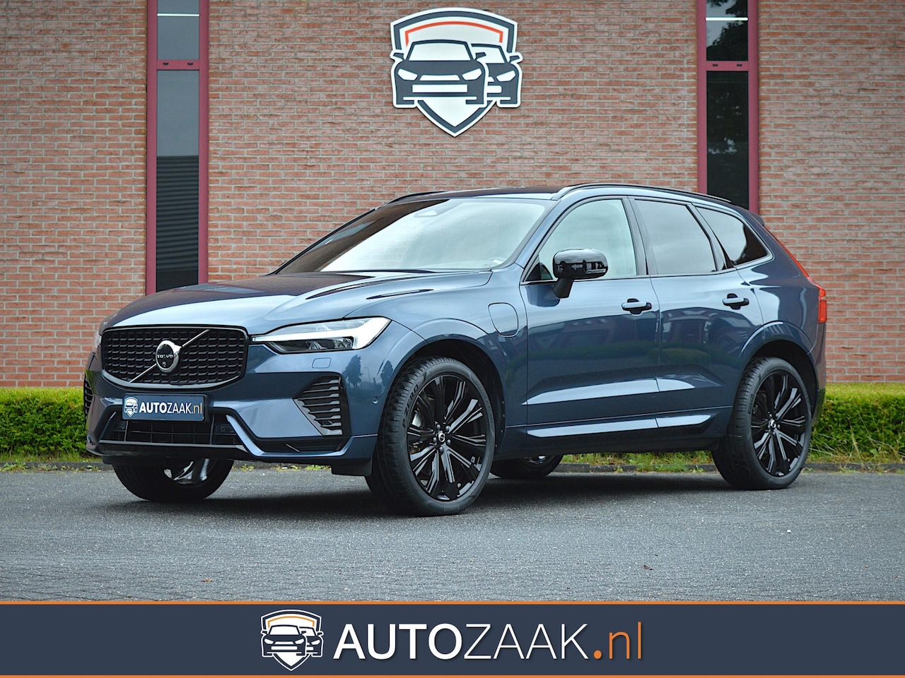Volvo XC60 - T6 Recharge AWD Plus Dark | Trekhaak | SOH 100% - AutoWereld.nl
