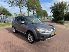 Mitsubishi Outlander - 2.4 Intense+ 7personen automaat