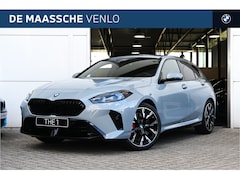 BMW 1-serie - 120 M Sport Automaat / Sportstoelen / Achteruitrijcamera / M Adaptief onderstel / Comfort