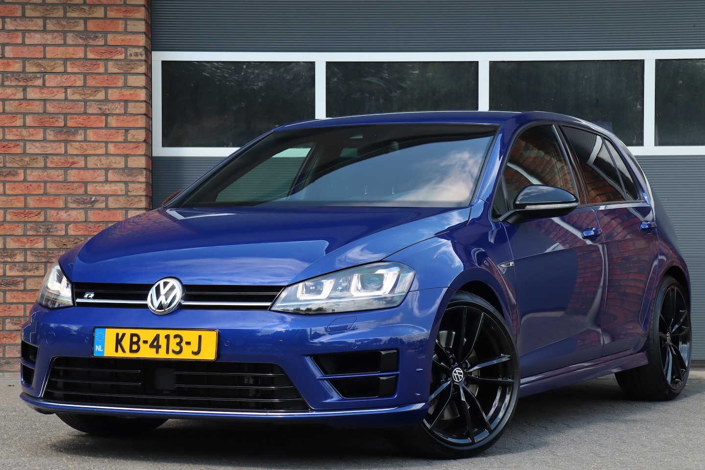 Volkswagen Golf - 2.0 TSI R 4Motion DCC, ACC - AutoWereld.nl