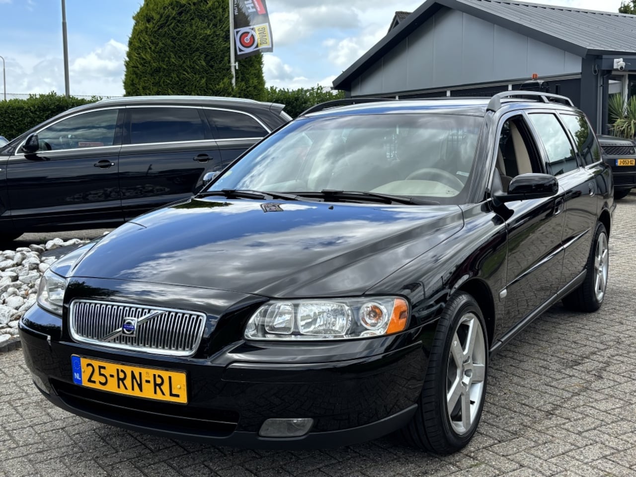 Volvo V70 - 2.4 Edition II 2005 Zwart Trekhaak TOPCONDITIE - AutoWereld.nl