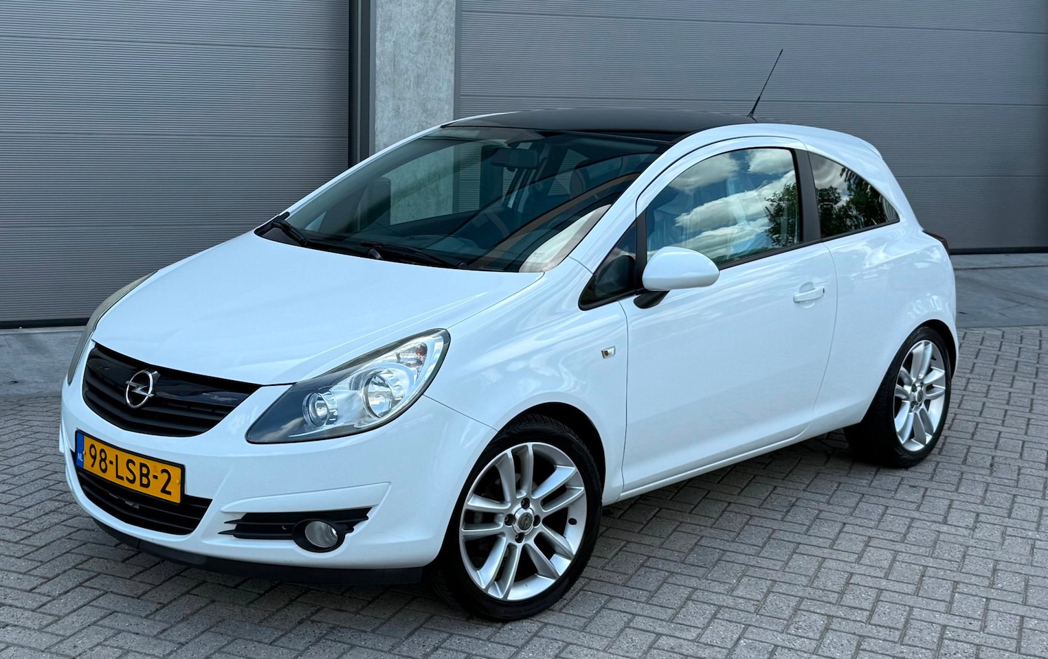 Opel Corsa - 1.4-16V Color Edition 2010 Wit AIRCO|NAP|2E EIG. - AutoWereld.nl