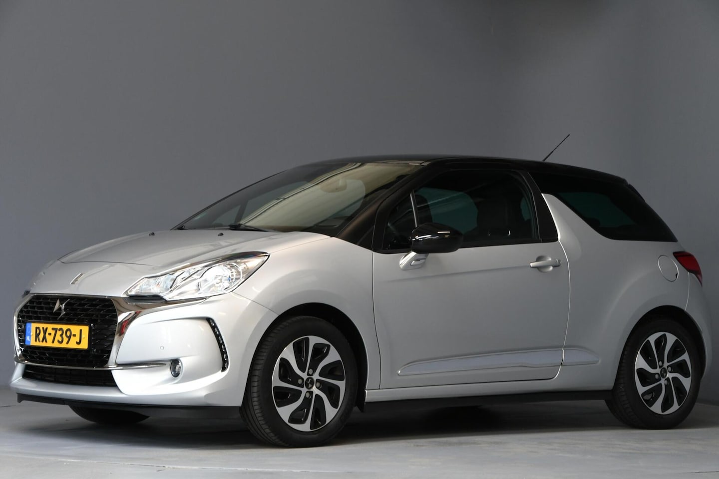 DS 3 - 1.2 PureTech So Chic CAMERA | NAV | PDC - AutoWereld.nl