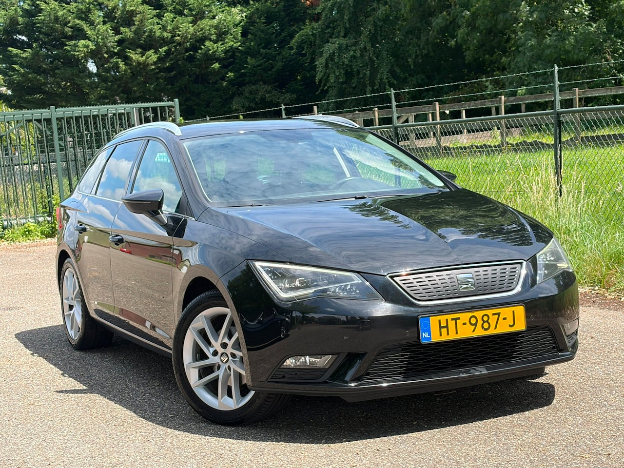 SEAT Leon ST - 1.0 EcoTSI Style Connect /Xenon/Navi/Camera/Trekhaak/ - AutoWereld.nl
