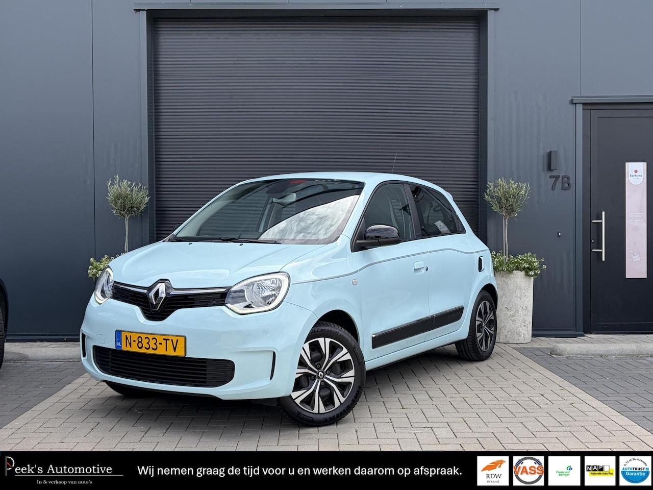 Renault Twingo - 1.0 SCe Limited | Airco | Elektrische ramen | NAP | Nieuwe APK t/m 2028 | Leuke auto!! - AutoWereld.nl