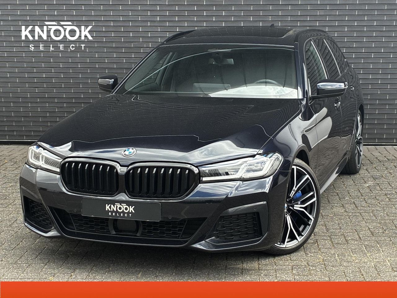 BMW 5-serie Touring - 530d High Executive M Sport Pakket Automaat / Live Cockpit Professional / Head-Up Display - AutoWereld.nl
