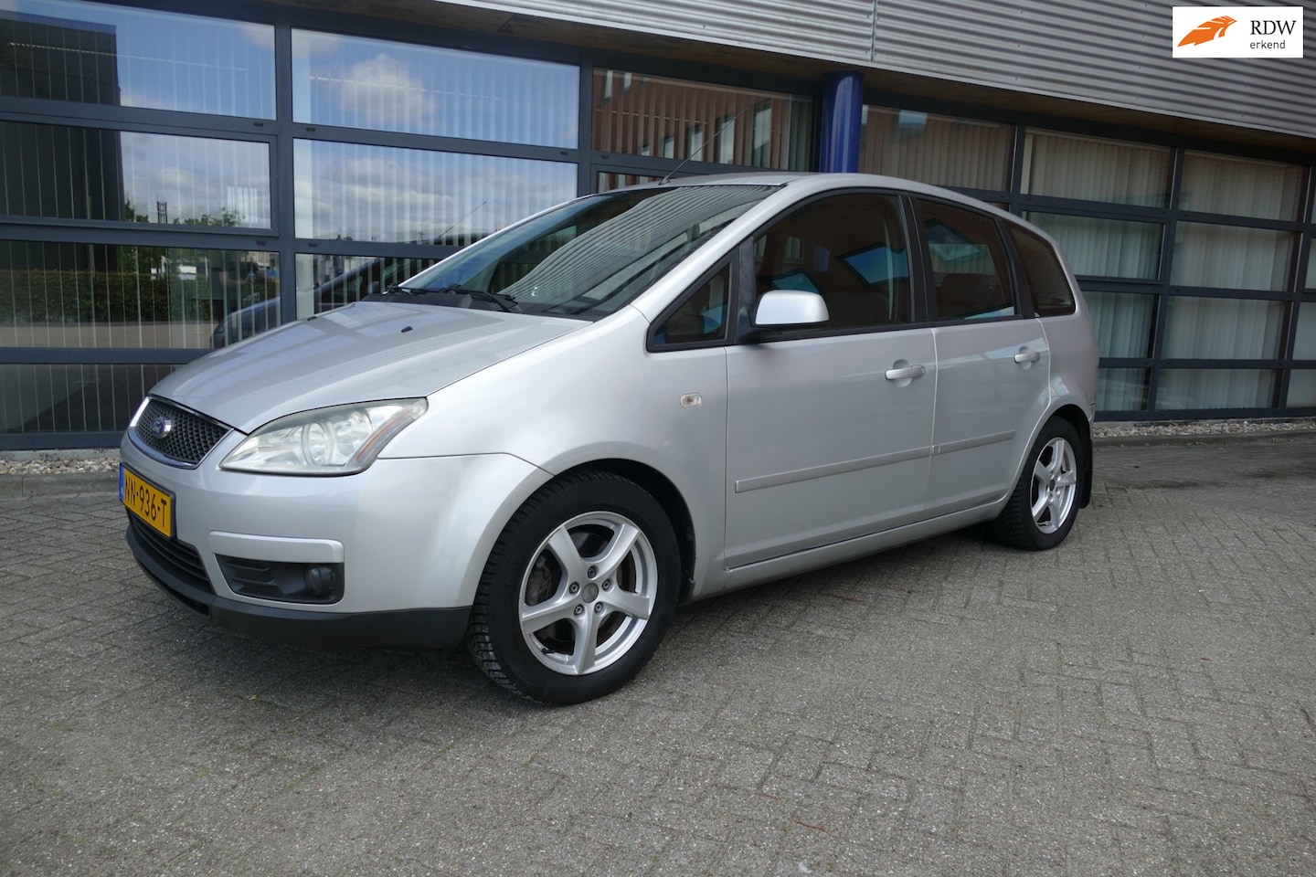 Ford Focus C-Max - 2.0-16V Futura Airco Apk 15-3-2027 - AutoWereld.nl