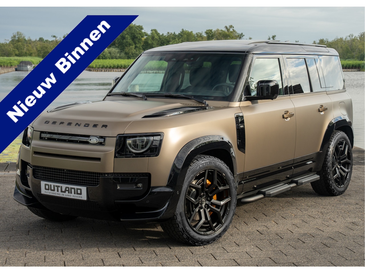 Land Rover Defender 110 - P300e 110 X-Dynamic HSE |Outland Edition II | Full Options | Koelkast  | Gondwana Stone - - AutoWereld.nl
