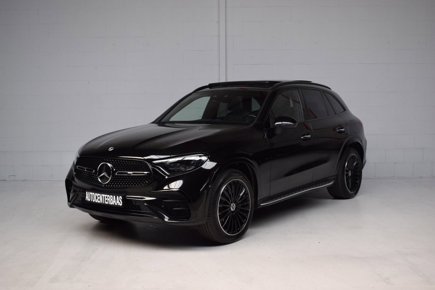 Mercedes-Benz GLC-klasse - 400e 4 MATIC AMG PANORAMADAK / HEAD-UP / 4WIEL-STURING / BURMESTER / SFEERVERLICHTING / LU - AutoWereld.nl