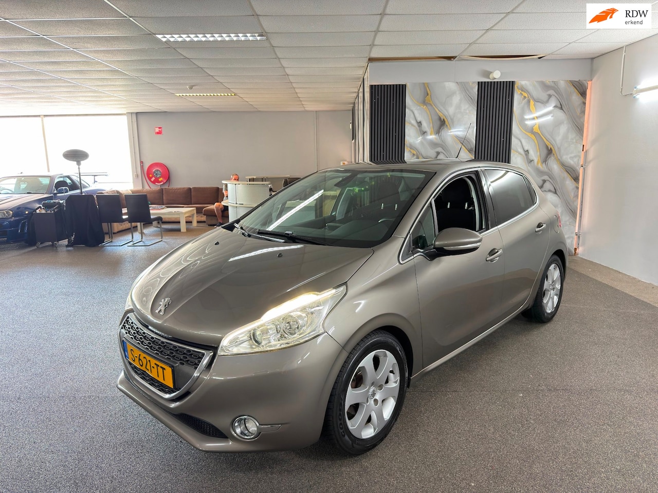 Peugeot 208 - 1.6 VTi Allure Apk Nieuw,Cruise,Clima,Carplay,N.A.P,Parksensor,N.A.P,2sleutels+boekjes,Top - AutoWereld.nl