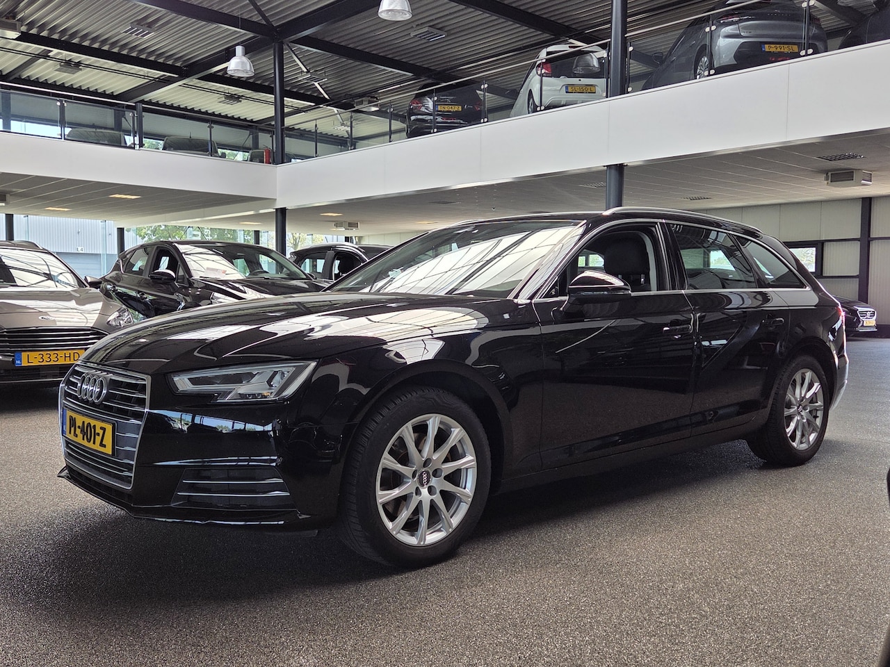 Audi A4 Avant - 2.0 TFSI ultra Sport Edition, Trekhaak, Cruise, Etc. - AutoWereld.nl