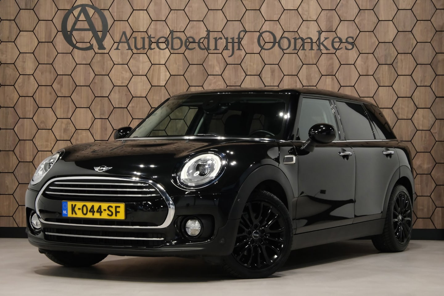 MINI Clubman - 1.5 Cooper Chili |Navigatie/Stoelverwarming| DEALER ONDERHOUDEN Prachtig Exemplaar - AutoWereld.nl
