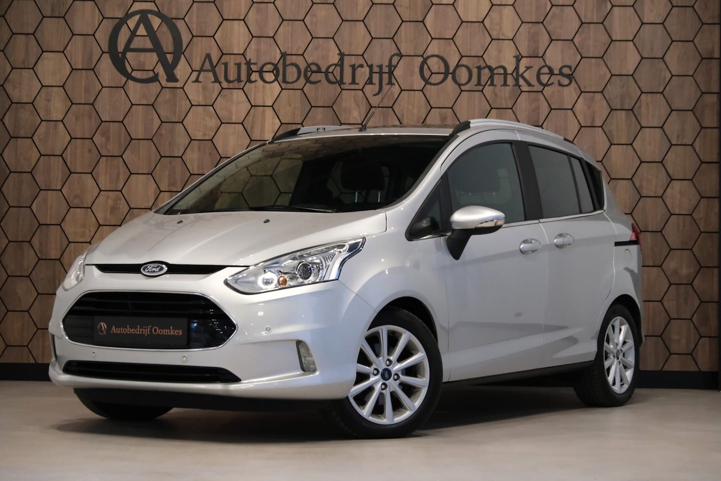 Ford B-Max - 1.0 EcoBoost Titanium **PANORAMADAK** 2 x Schuifdeur/Navi/Camera - AutoWereld.nl