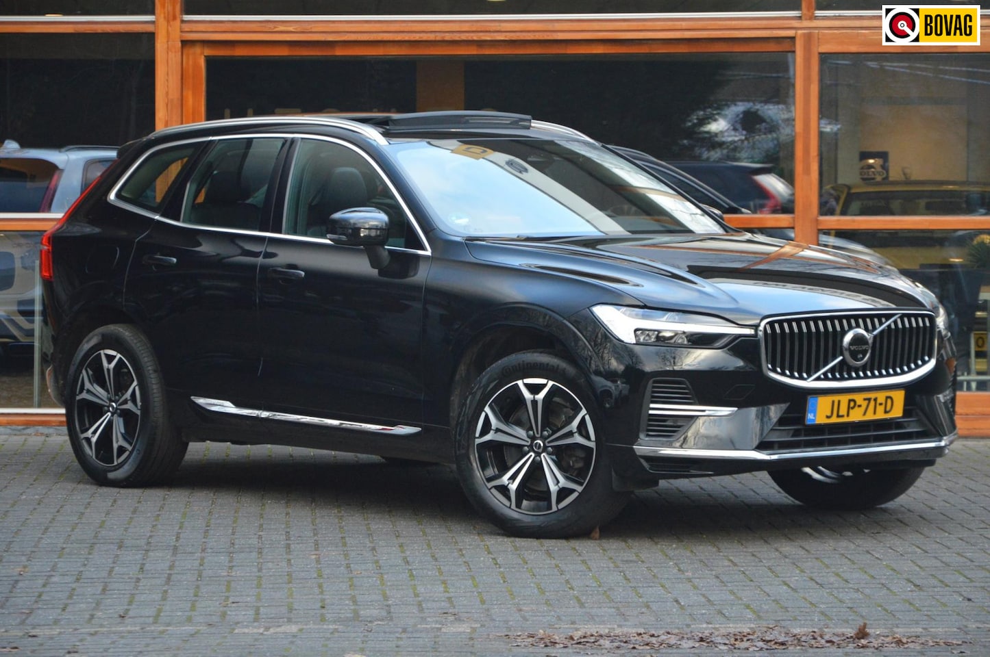 Volvo XC60 - T6 hybride AWD Long Range | Panoramadak | 360 Camera | Trekhaak | Stoel + Stuur Verwarmd | - AutoWereld.nl